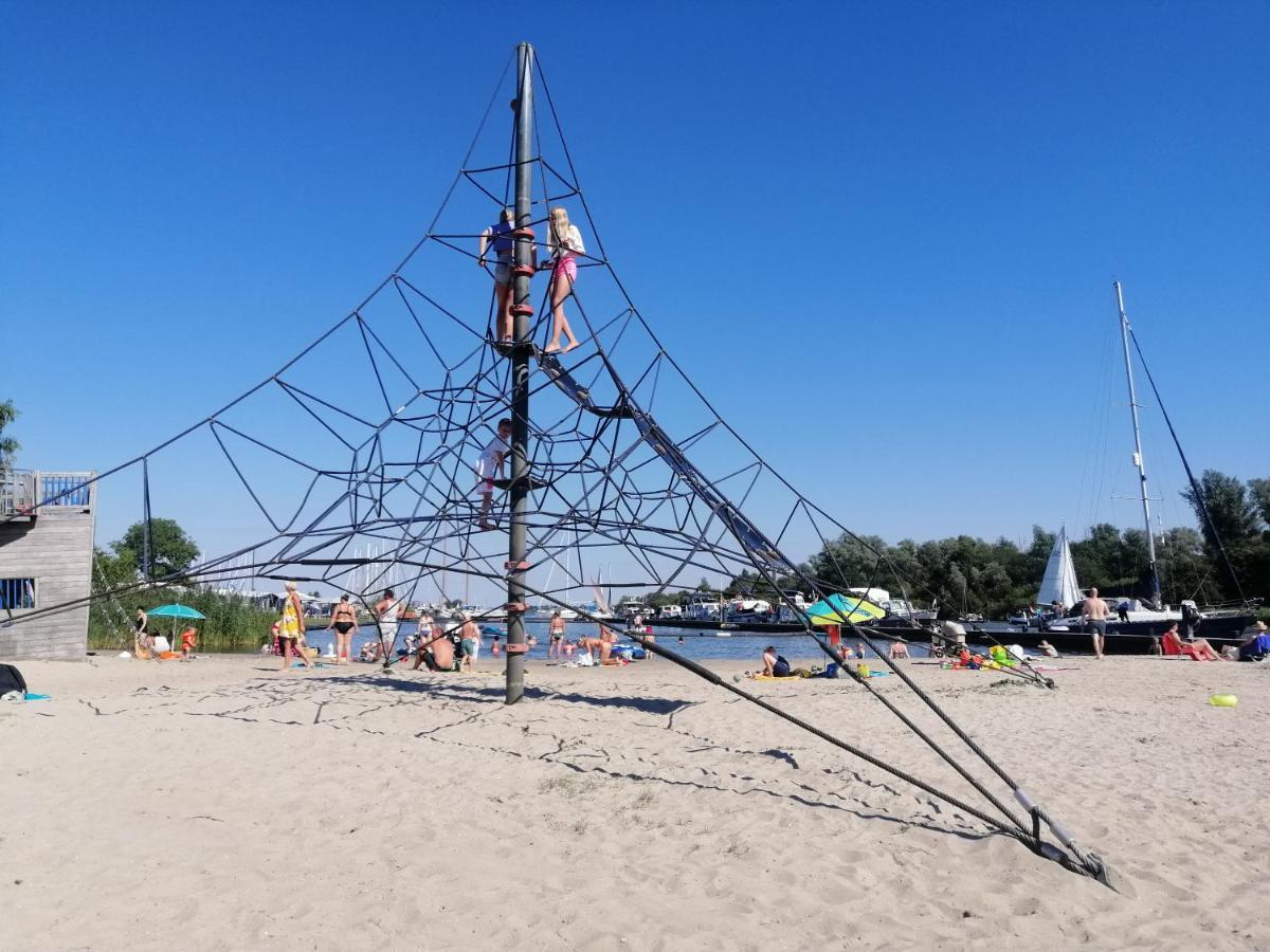 Stacaravan Op 5 Sterren Vakantiepark De Kuilart Friesland Aan Het Meer Met Zwembad 5P 237 Koudum المظهر الخارجي الصورة